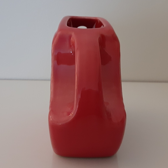 Fiesta Mini Disc Pitcher in Red - Picture 4 of 8